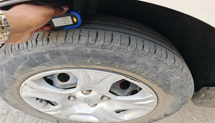 2017 Ford Ecosport AMBIENTE 1.5L DIESEL, Diesel, Manual, 1,28,656 km, tyre