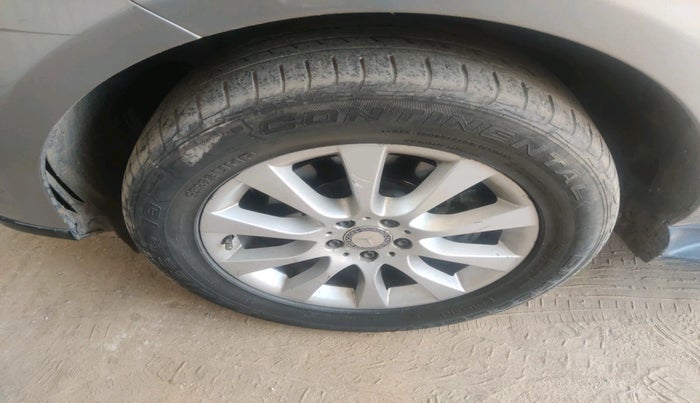 2013 Mercedes Benz GL Class 3.0 GRAND EDITION LUXURY, Diesel, Automatic, 1,42,629 km, tyre