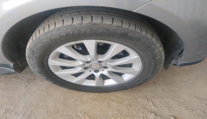 2013 Mercedes Benz GL Class 3.0 GRAND EDITION LUXURY, Diesel, Automatic, 1,42,629 km, tyre