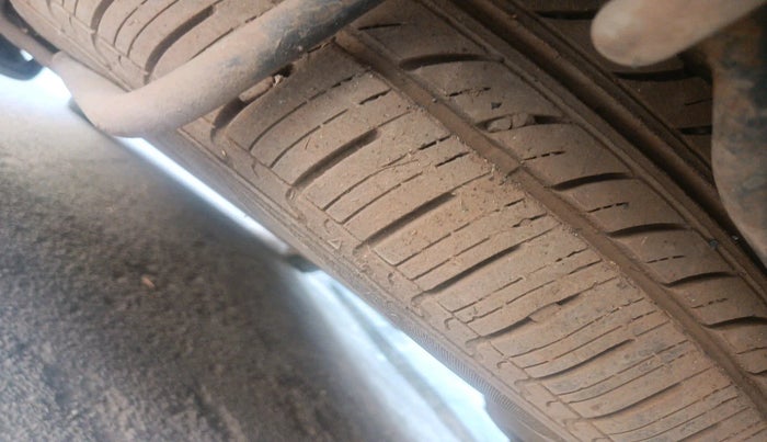 2013 Maruti Ertiga VXI, Petrol, Manual, 1,19,192 km, tyre