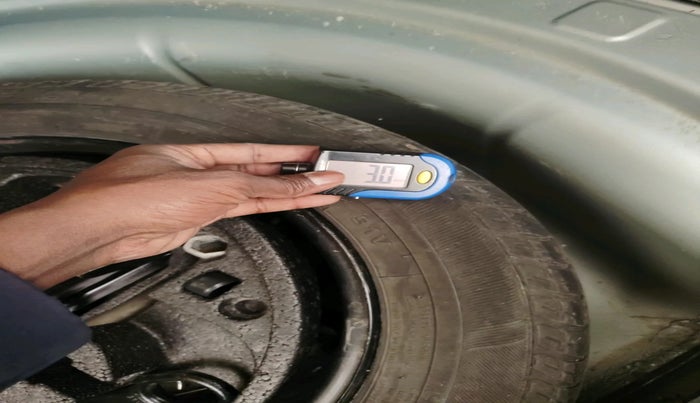 2010 Skoda Laura ELEGANCE 1.9 TDI MT, Diesel, Manual, 1,54,878 km, tyre