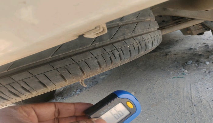 2019 Toyota Innova Crysta 2.4 ZX 7 STR, Diesel, Manual, 1,60,403 km, tyre