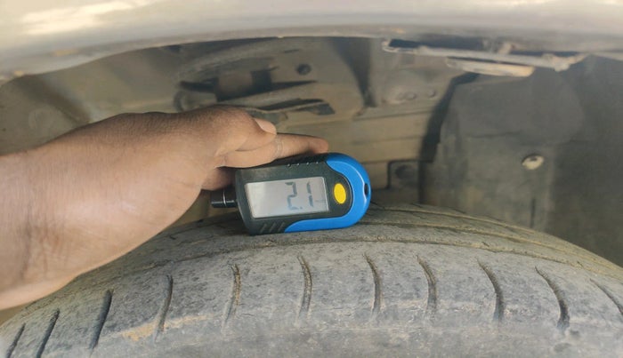 2015 Datsun Go T, Petrol, Manual, 1,03,712 km, tyre