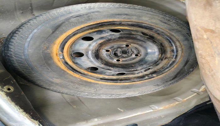 2011 Mahindra Verito 1.5 D6, Diesel, Manual, 73,293 km, tyre