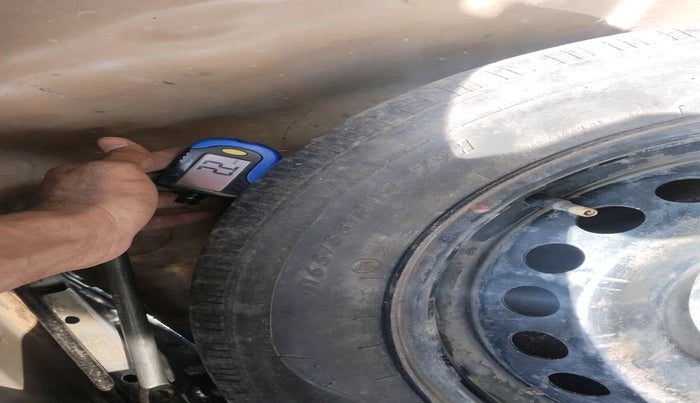 2014 Hyundai Grand i10 MAGNA 1.1 CRDI, Diesel, Manual, 1,08,409 km, tyre