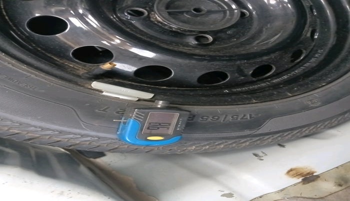 2017 Ford Figo Aspire TITANIUM 1.2 PETROL, Petrol, Manual, 1,13,366 km, tyre