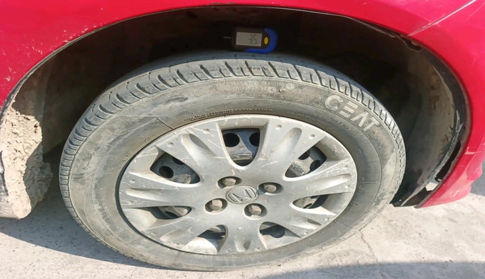 2013 Honda Brio S MT, Petrol, Manual, 1,11,754 km, tyre