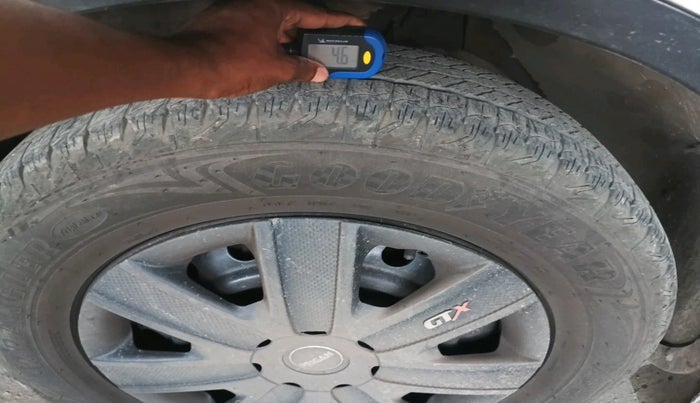 2016 Mahindra XUV500 W6, Diesel, Manual, 1,58,412 km, tyre