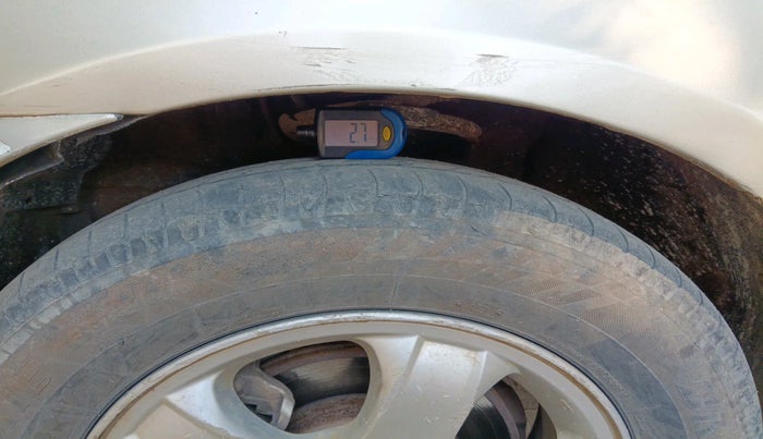 2010 Hyundai Verna TRANSFORM 1.5 CRDI, Diesel, Manual, 1,66,017 km, tyre