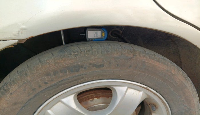 2010 Hyundai Verna TRANSFORM 1.5 CRDI, Diesel, Manual, 1,66,017 km, tyre