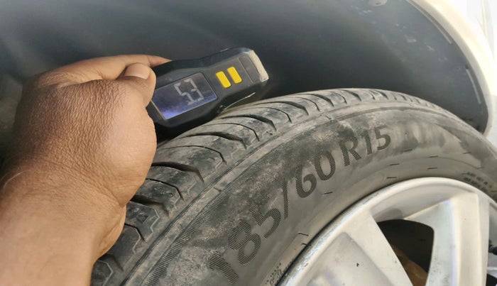 2011 Volkswagen Vento HIGHLINE DIESEL 1.6, Diesel, Manual, 1,24,240 km, tyre