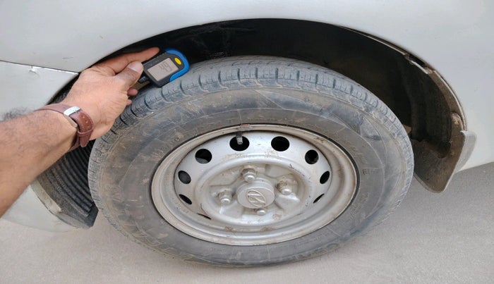 2012 Hyundai Eon D-LITE+, Petrol, Manual, 36,313 km, tyre