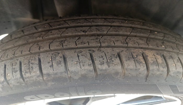 2022 Toyota Glanza V, Petrol, Manual, 23,312 km, tyre