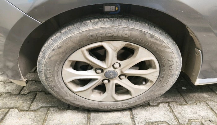 2016 Ford New Figo TITANIUM 1.5 PETROL AT, Petrol, Automatic, 1,28,081 km, tyre