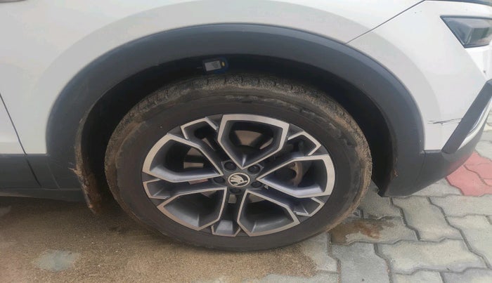 2022 Skoda KUSHAQ STYLE 1.5L TSI DSG, Petrol, Automatic, 28,997 km, tyre