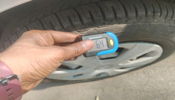 2011 Maruti Ritz LXI, Petrol, Manual, 1 km, tyre