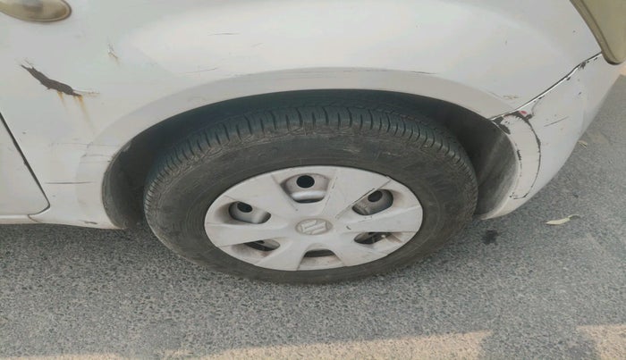2011 Maruti Ritz LXI, Petrol, Manual, 1 km, tyre