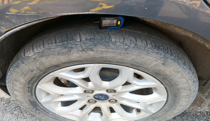 2015 Ford Ecosport TITANIUM 1.5L DIESEL, Diesel, Manual, 1,73,728 km, tyre