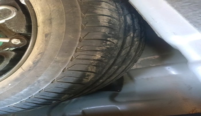 2020 Tata NEXON XE PETROL, Petrol, Manual, 55,969 km, tyre