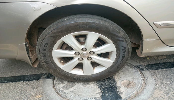 2012 Toyota Corolla Altis VL AT PETROL, Petrol, Automatic, 1,50,946 km, tyre