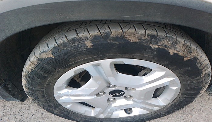 2021 KIA SONET HTK PLUS 1.2, Petrol, Manual, 1,12,119 km, tyre