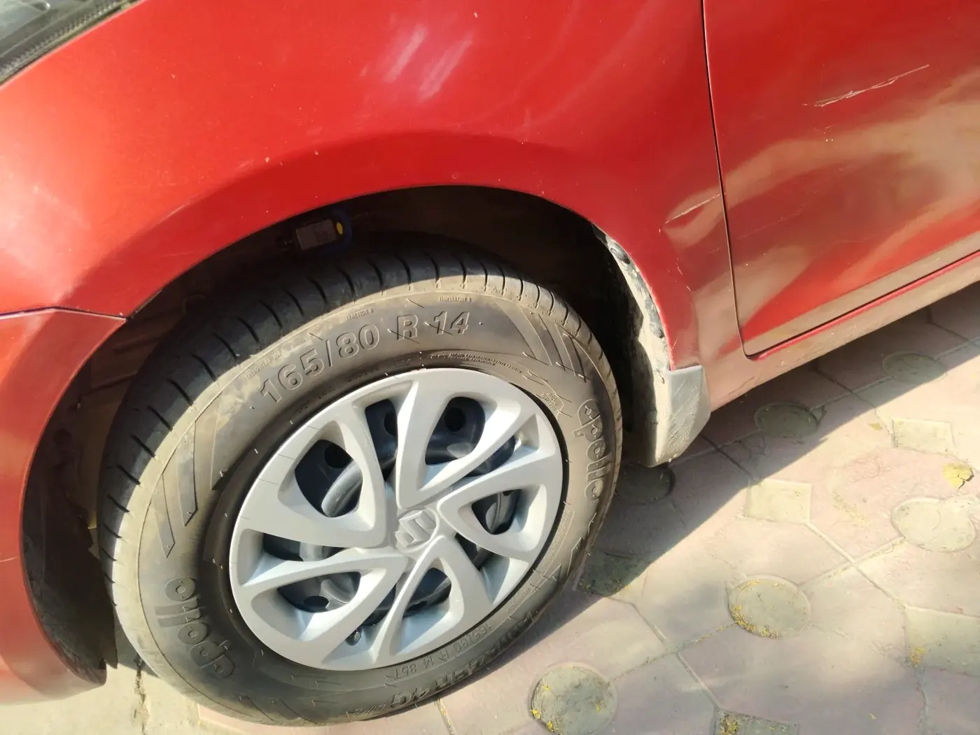2012 Maruti Swift VXI, CNG, Manual, 89,000 km, tyre