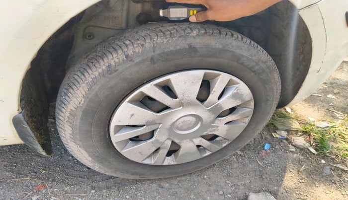 2014 Fiat Punto EVO ACTIVE 1.3 MULTIJET, Diesel, Manual, 1,03,963 km, tyre