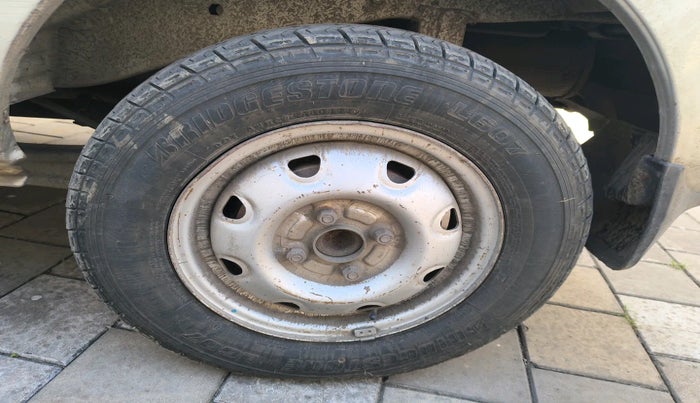 2011 Maruti Eeco 5 STR WITH A/C+HTR, Petrol, Manual, 1,38,462 km, tyre