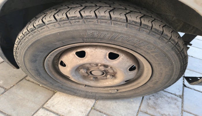 2011 Maruti Eeco 5 STR WITH A/C+HTR, Petrol, Manual, 1,38,462 km, tyre