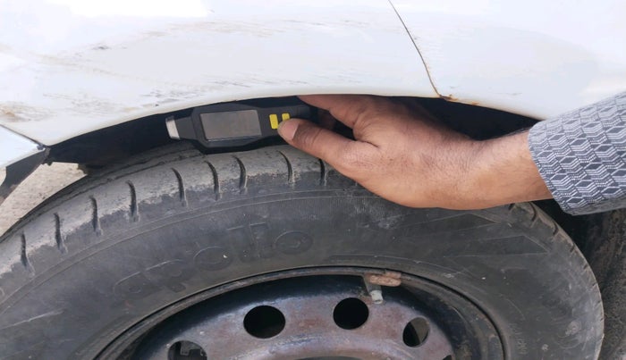 2013 Hyundai i10 MAGNA 1.2, Petrol, Manual, 98,659 km, tyre