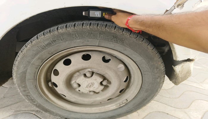 2018 Hyundai Eon 1.0 KAPPA ERA +, Petrol, Manual, 1,03,967 km, tyre