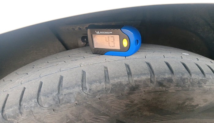 2019 Skoda Rapid AMBITION 1.6 MPI AT, Petrol, Automatic, 1,55,060 km, tyre