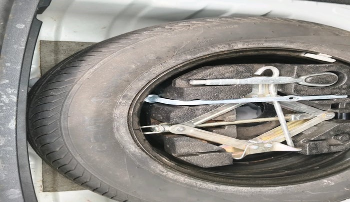 2022 MG ASTOR SHARP 1.5 CVT, Petrol, Automatic, 61,867 km, tyre