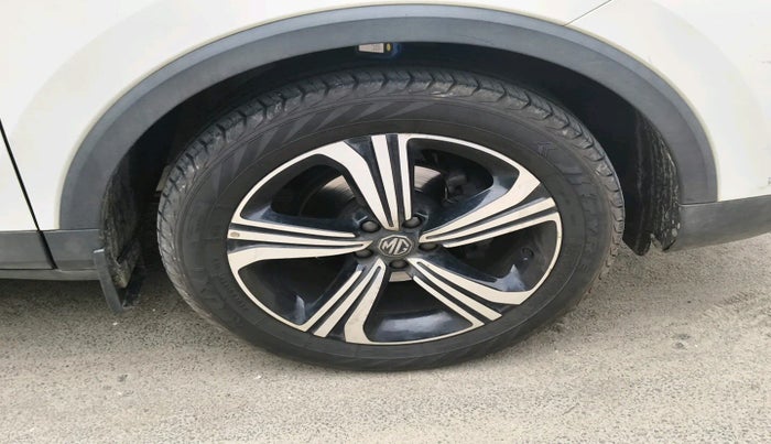 2022 MG ASTOR SHARP 1.5 CVT, Petrol, Automatic, 61,867 km, tyre