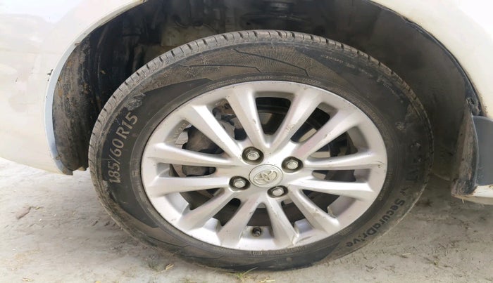 2011 Toyota Etios V, Petrol, Manual, 1,25,608 km, tyre