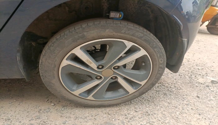 2023 Tata ALTROZ XZA, Petrol, Automatic, 35,306 km, tyre