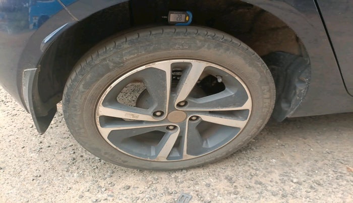 2023 Tata ALTROZ XZA, Petrol, Automatic, 35,306 km, tyre