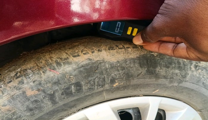 2016 Hyundai i10 SPORTZ 1.1, Petrol, Manual, 24,486 km, tyre