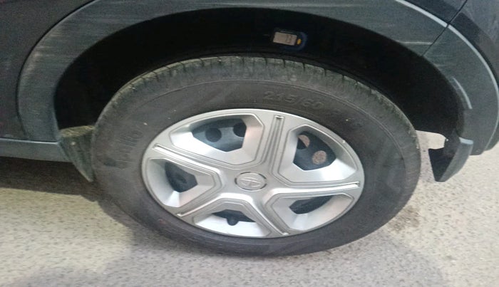 2018 Tata NEXON XM PETROL, Petrol, Manual, 29,282 km, tyre