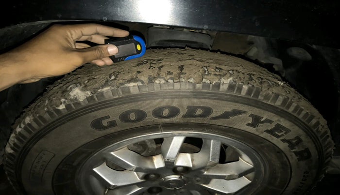 2017 Mahindra TUV300 T8, Diesel, Manual, 86,727 km, tyre