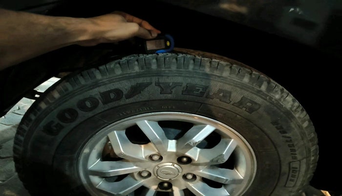 2017 Mahindra TUV300 T8, Diesel, Manual, 86,727 km, tyre