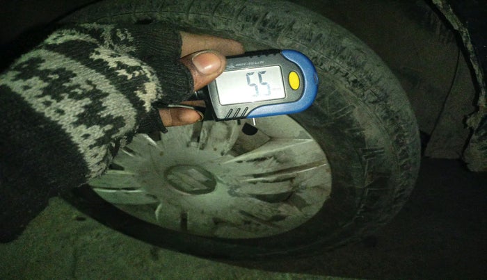 2010 Maruti Alto LXI CNG, Petrol, Manual, 1,49,994 km, tyre