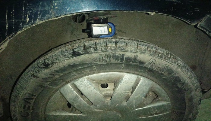 2010 Maruti Alto LXI CNG, Petrol, Manual, 1,49,994 km, tyre