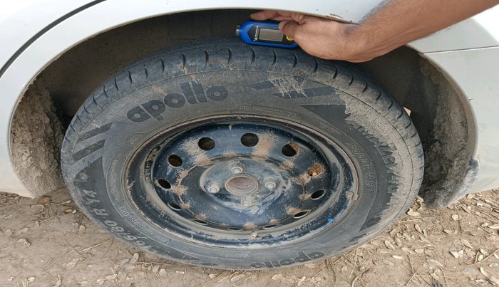 2018 Maruti Dzire VXI, Petrol, Manual, 1,29,683 km, tyre