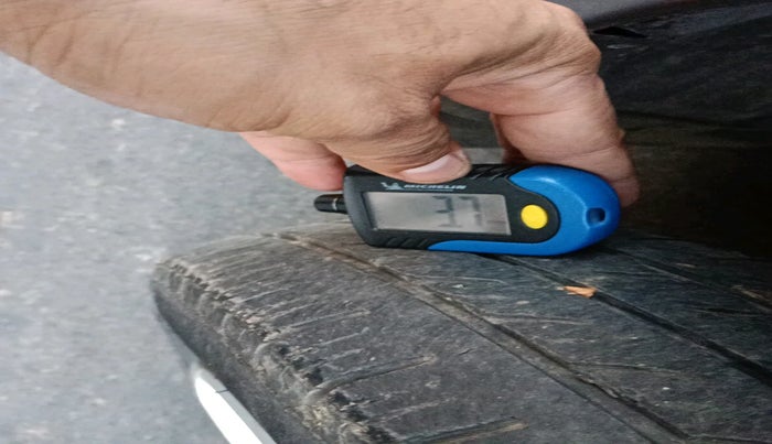 2011 Hyundai Accent EXECUTIVE, Petrol, Manual, 30,036 km, tyre