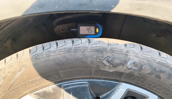 2021 Hyundai VENUE SX 1.5 CRDI, Diesel, Manual, 82,628 km, tyre