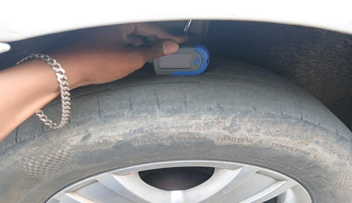 2012 Skoda Laura AMBIENTE 2.0 TDI CR MT, Diesel, Manual, 1,77,917 km, tyre