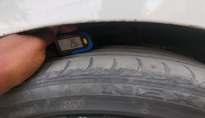 2021 Maruti Swift VXI, Petrol, Manual, 98,032 km, tyre