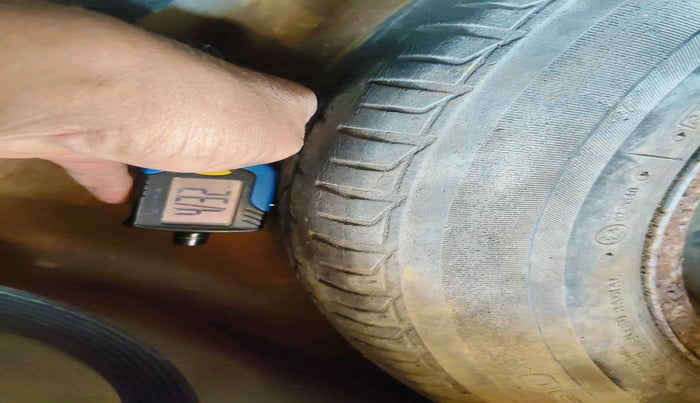 2011 Ford Figo EXI 1.2 PETROL, Petrol, Manual, 1,07,580 km, tyre