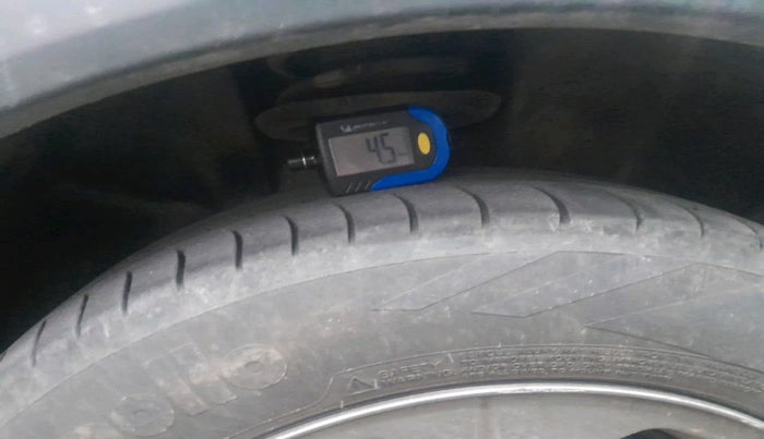 2015 Renault Lodgy 110 PS RXZ STEPWAY 7 STR, Diesel, Manual, 88,123 km, tyre